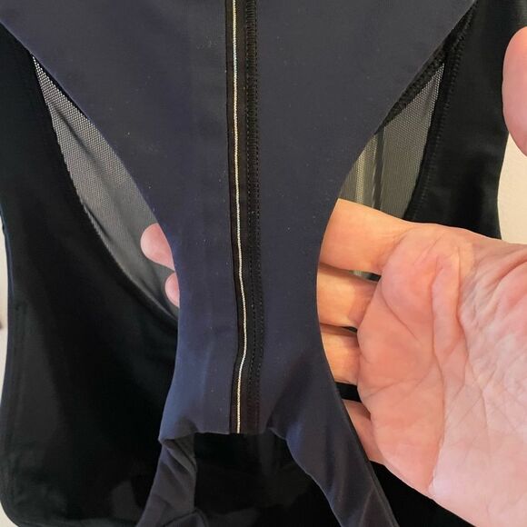 Lululemon Run: Stuff Your Bra Tank Navy size 6 - Picture 8 of 12